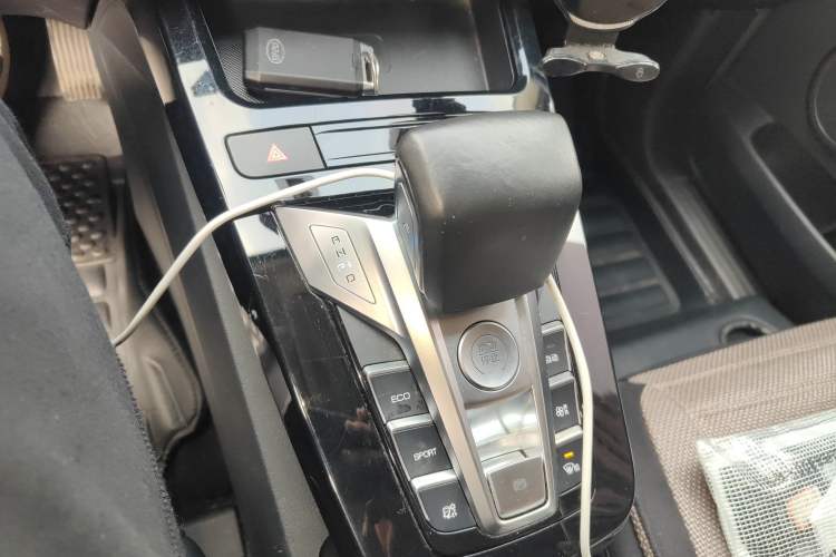 Used BYD Yuan New Energy 2019 EV535 Smart Connect Trendsetting Model Gear Lever