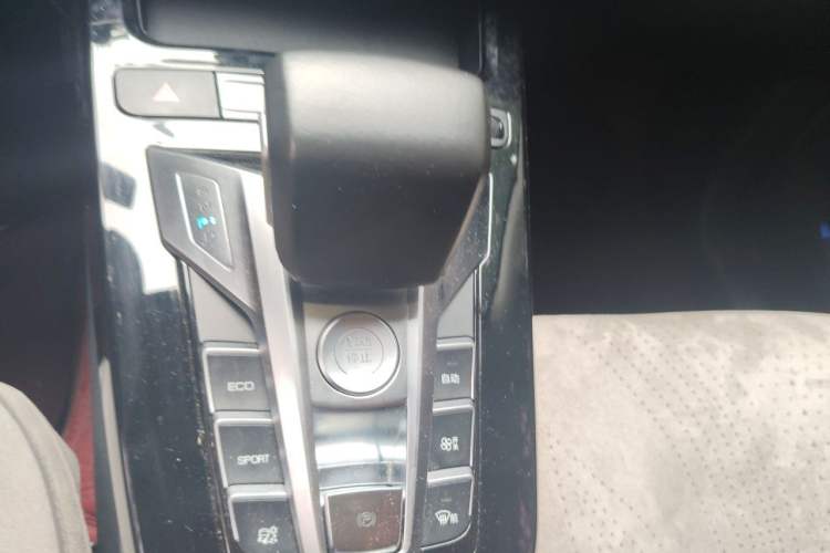 Used BYD Yuan New Energy 2019 EV360 Smart Connect Enjoyment Model Gear Lever