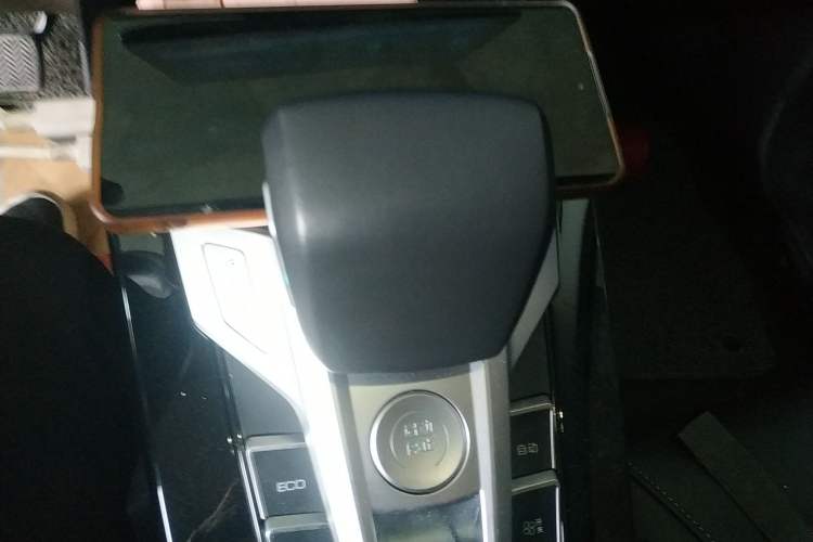 Used BYD Yuan New Energy 2019 EV360 Smart Connect Enjoyment Model Gear Lever