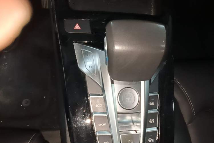 Used BYD Yuan New Energy 2019 EV360 Smart Connect Enjoyment Model Gear Lever