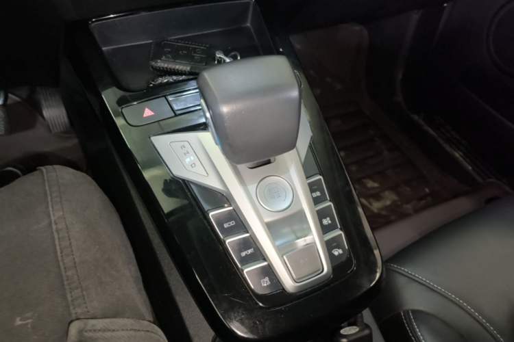 Used BYD Yuan New Energy 2019 EV535 Smart Connect Trendsetting Model Gear Lever