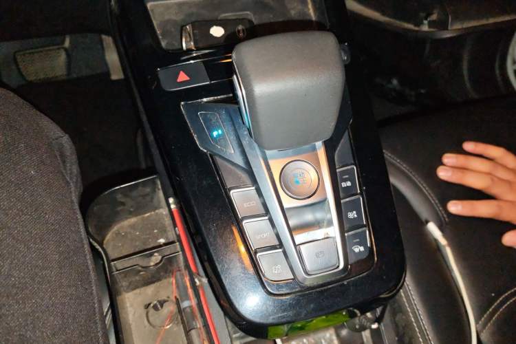 Used BYD Yuan New Energy 2019 EV535 Smart Connect Trendsetting Model Gear Lever