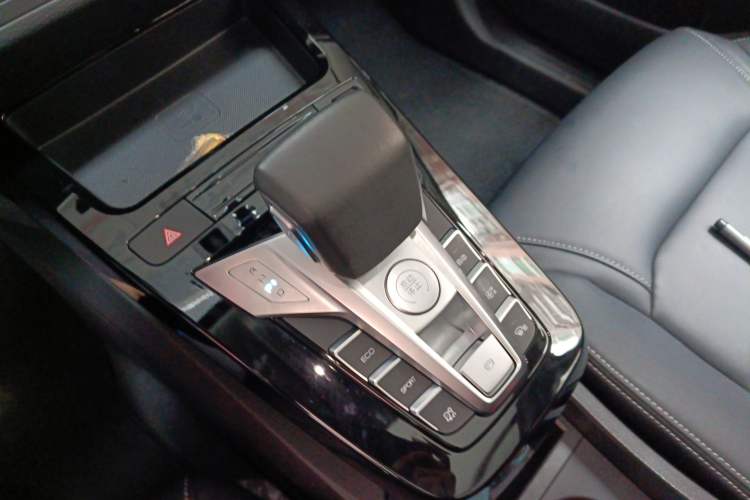 Used BYD Yuan New Energy 2019 EV535 Smart Connect Trendsetting Model Gear Lever