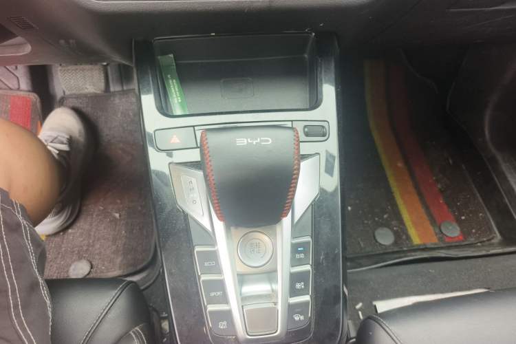 Used BYD Yuan New Energy 2019 EV535 Smart Connect Trendsetting Model Gear Lever