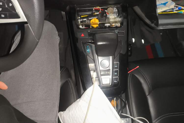 Used BYD Yuan New Energy 2019 EV535 Smart Connect Trendsetting Model Gear Lever
