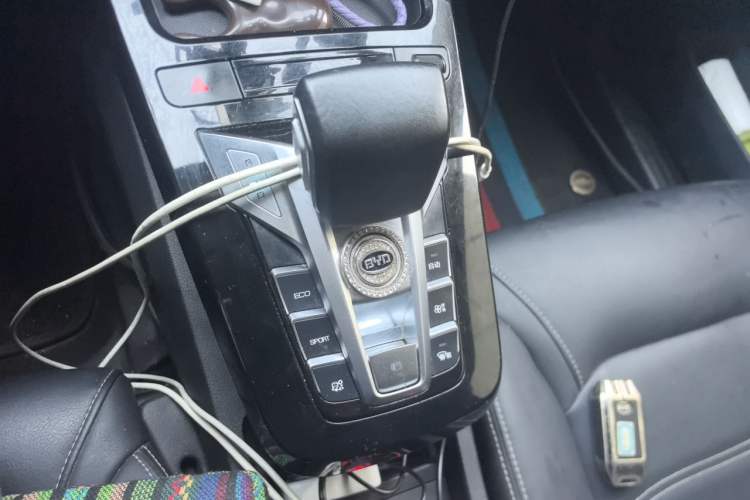 Used BYD Yuan New Energy 2019 EV535 Smart Connect Trendsetting Model Gear Lever
