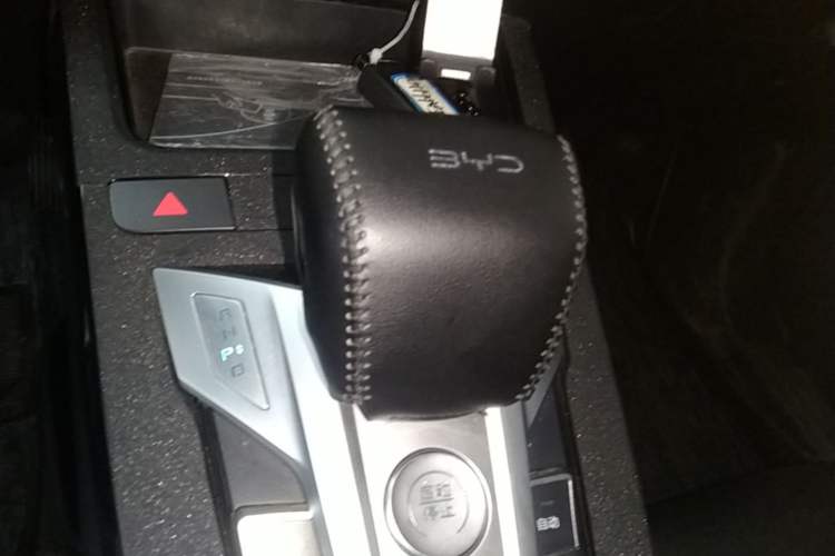 Used BYD Yuan New Energy 2019 EV535 Smart Connect Trendsetting Model Gear Lever