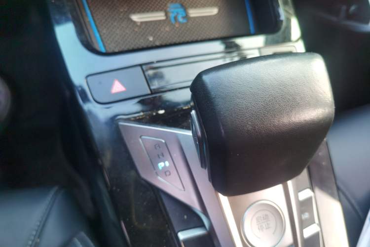 Used BYD Yuan New Energy 2019 EV360 Smart Connect Enjoyment Model Gear Lever