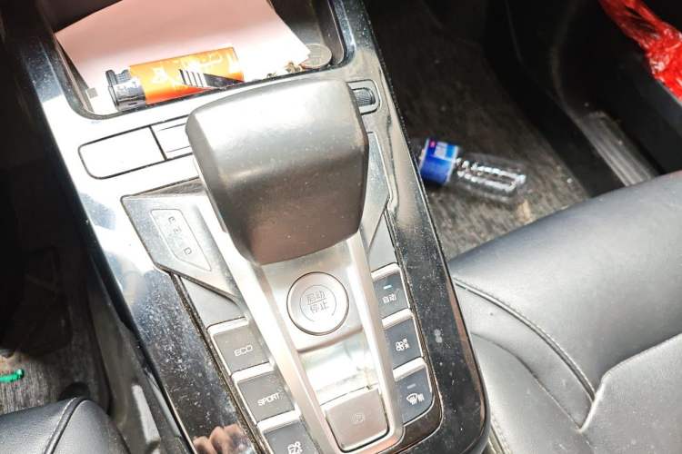 Used BYD Yuan New Energy 2019 EV535 Smart Connect Trendsetting Model Gear Lever
