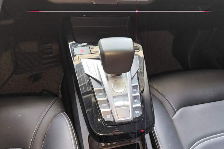 Used BYD Yuan New Energy 2019 EV360 Smart Connect Enjoyment Model Gear Lever