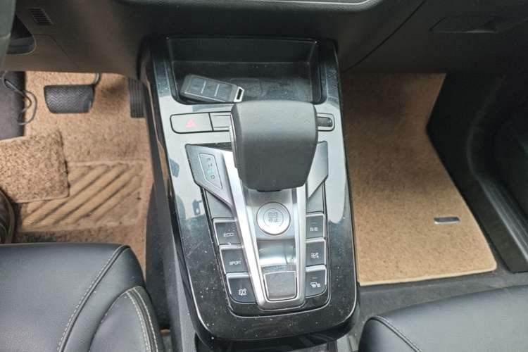 Used BYD Yuan New Energy 2019 EV535 Smart Connect Trendsetting Model Gear Lever
