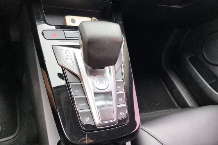 Used BYD Yuan New Energy 2019 EV535 Smart Connect Trendsetting Model Gear Lever