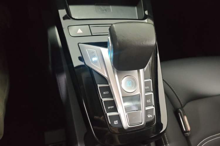 Used BYD Yuan New Energy 2019 EV535 Smart Connect Trendsetting Model Gear Lever