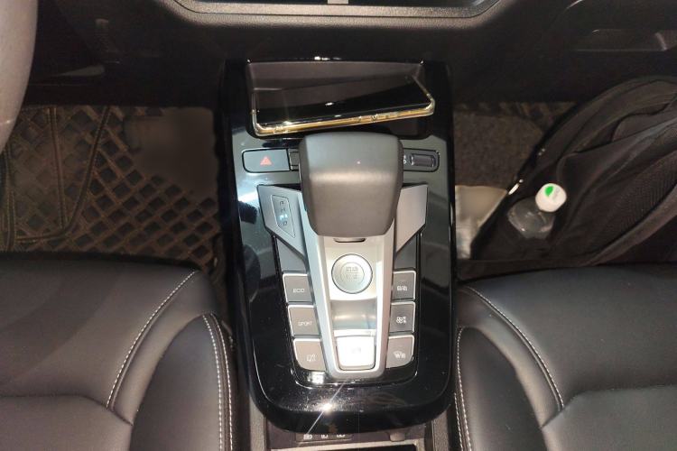 Used BYD Yuan New Energy 2019 EV360 Smart Connect Enjoyment Model Gear Lever