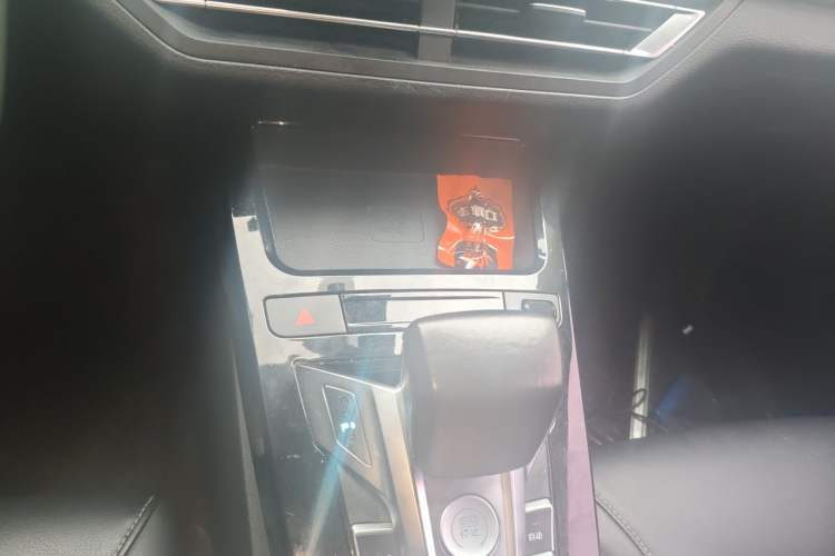 Used BYD Yuan New Energy 2019 EV535 Smart Connect Trendsetting Model Gear Lever