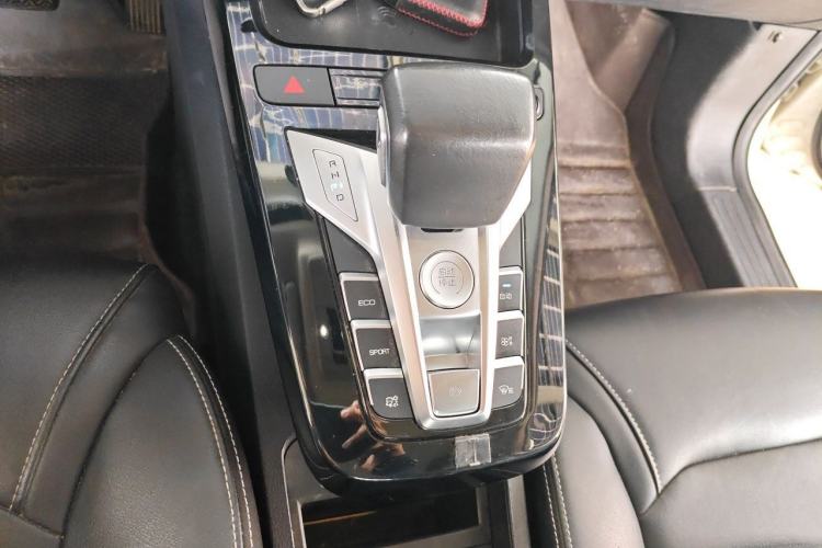 Used BYD Yuan New Energy 2019 EV360 Smart Connect Enjoyment Model Gear Lever