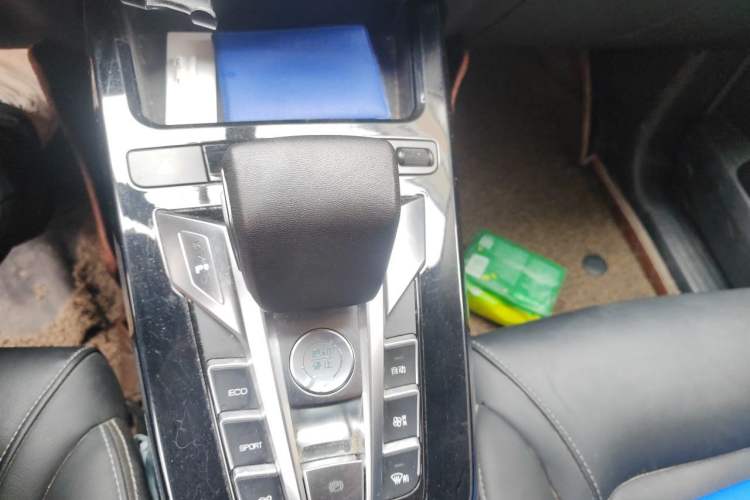 Used BYD Yuan New Energy 2019 EV535 Smart Connect Trendsetting Model Gear Lever