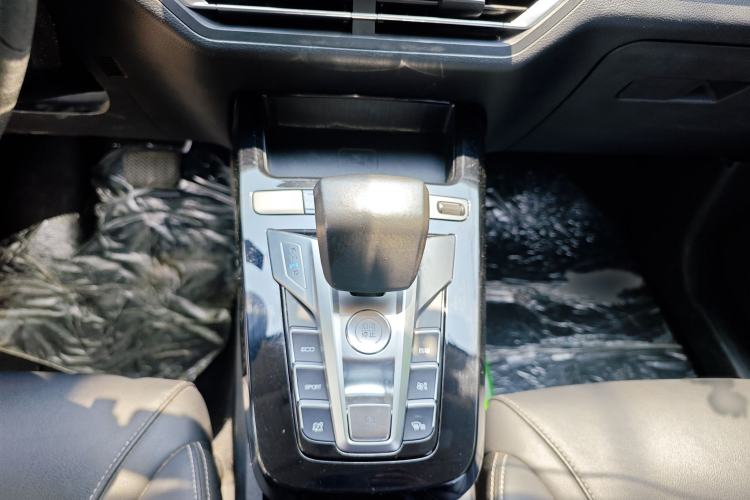 Used BYD Yuan New Energy 2019 EV535 Smart Connect Trendsetting Model Gear Lever