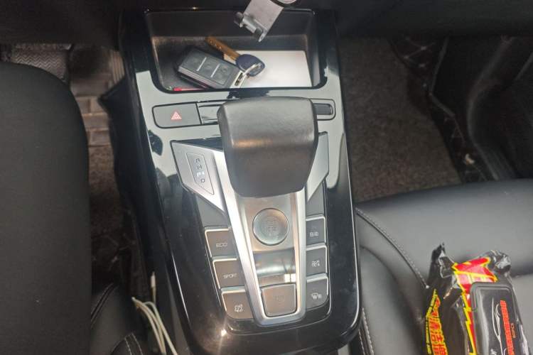 Used BYD Yuan New Energy 2019 EV535 Smart Connect Trendsetting Model Gear Lever