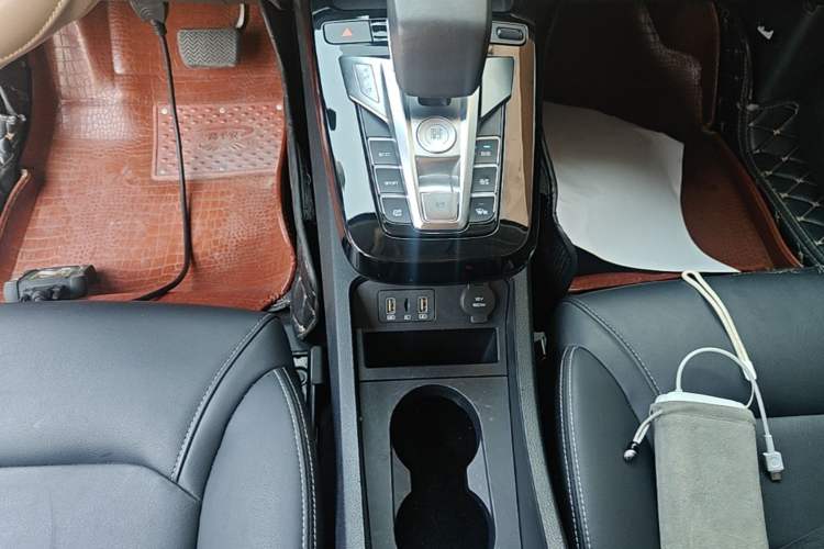 Used BYD Yuan New Energy 2019 EV535 Smart Connect Trendsetting Model Gear Lever