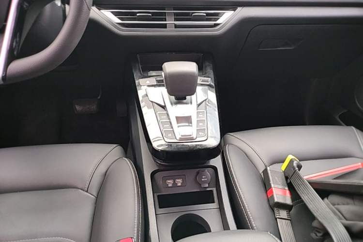 Used BYD Yuan New Energy 2019 EV535 Smart Connect Trendsetting Model Gear Lever