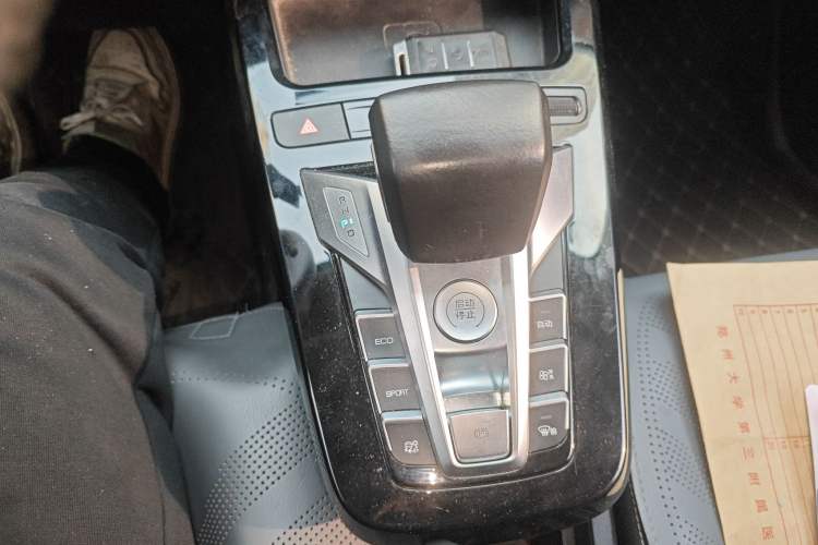 Used BYD Yuan New Energy 2019 EV535 Smart Connect Trendsetting Model Gear Lever
