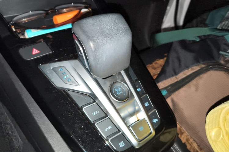 Used BYD Yuan New Energy 2019 EV535 Smart Connect Trendsetting Model Gear Lever
