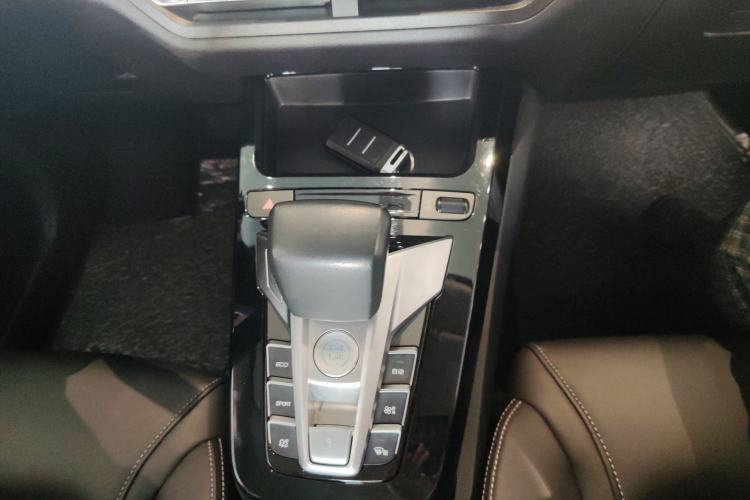 Used BYD Yuan New Energy 2019 EV535 Smart Connect Trendsetting Model Gear Lever