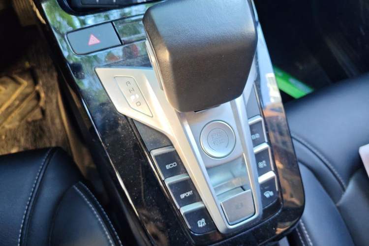 Used BYD Yuan New Energy 2019 EV535 Smart Connect Trendsetting Model Gear Lever
