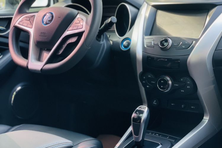 Used BYD Yuan New Energy 2019 EV360 Smart Connect Elite Model Interior 1