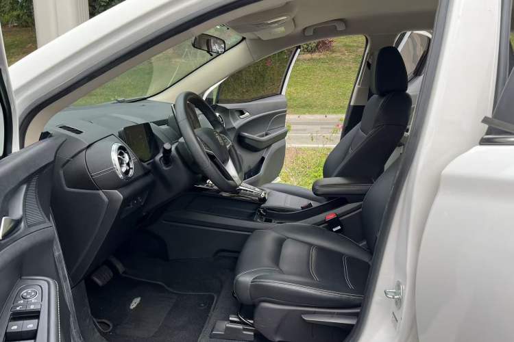Used BYD Yuan New Energy 2019 EV535 Smart Connect Trendsetting Model Interior 1