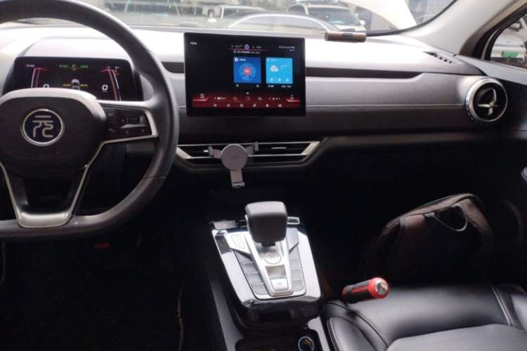 Used BYD Yuan New Energy 2019 EV360 Smart Connect Enjoyment Model Interior 1