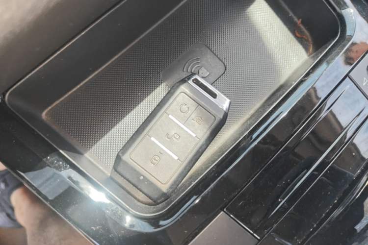 Used BYD Yuan New Energy 2019 EV360 Smart Connect Luxurious Model Interior 1
