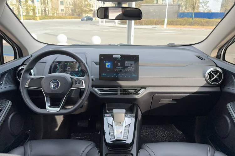 Used BYD Yuan New Energy 2019 EV535 Smart Connect Trendsetting Model Interior 1
