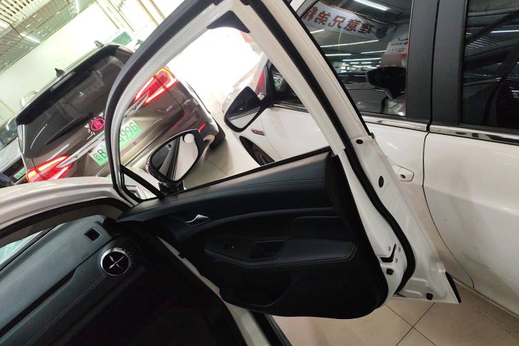 Used BYD Yuan New Energy 2019 EV360 Smart Connect Enjoyment Model Interior 2
