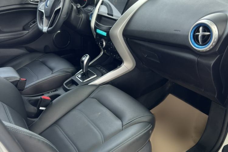 Used BYD Yuan New Energy 2019 EV360 Smart Connect Leading Model Interior 2