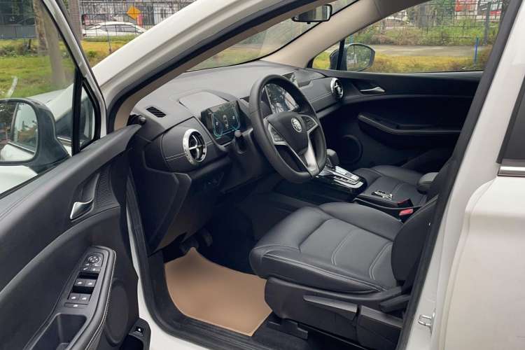 Used BYD Yuan New Energy 2019 EV535 Smart Connect Trendsetting Model Interior 2