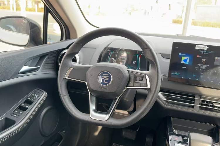 Used BYD Yuan New Energy 2019 EV535 Smart Connect Trendsetting Model Interior 2
