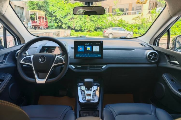 Used BYD Yuan New Energy 2019 EV535 Smart Connect Trendsetting Model Interior 2