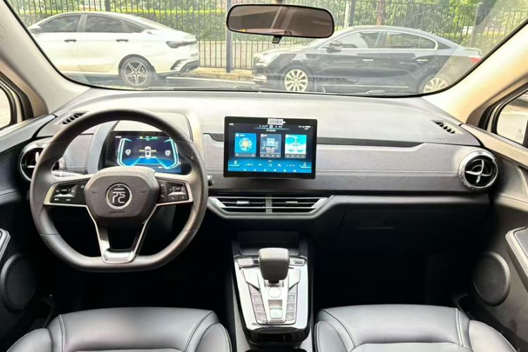 Used BYD Yuan New Energy 2019 EV360 Smart Connect Enjoyment Model Interior 3