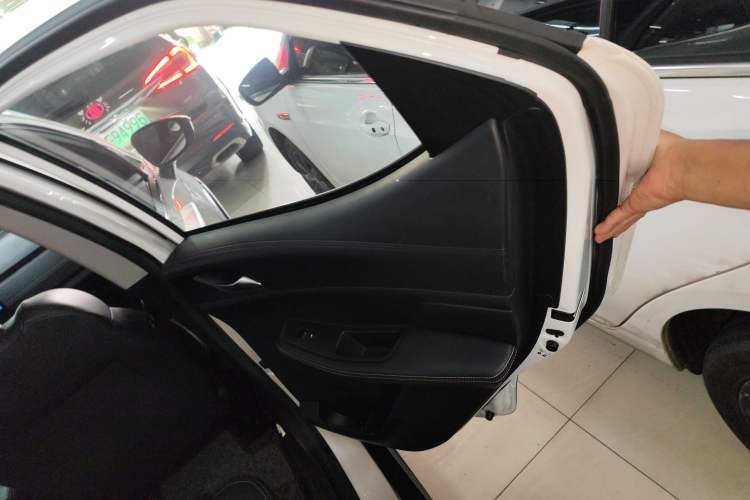 Used BYD Yuan New Energy 2019 EV360 Smart Connect Enjoyment Model Interior 3