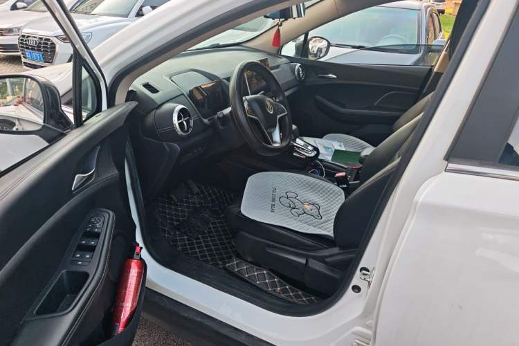 Used BYD Yuan New Energy 2019 EV535 Smart Connect Trendsetting Model Interior 3