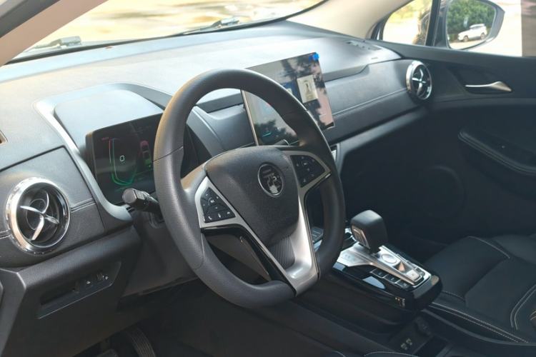 Used BYD Yuan New Energy 2019 EV535 Smart Connect Trendsetting Model Interior 3