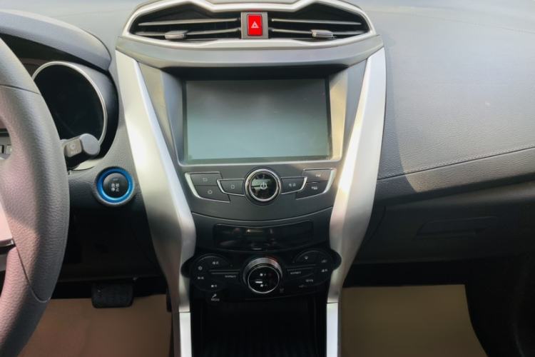 Used BYD Yuan New Energy 2019 EV360 Smart Connect Elite Model Interior 4