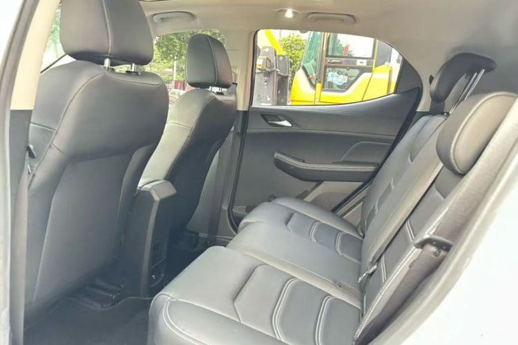Used BYD Yuan New Energy 2019 EV360 Smart Connect Enjoyment Model Interior 4