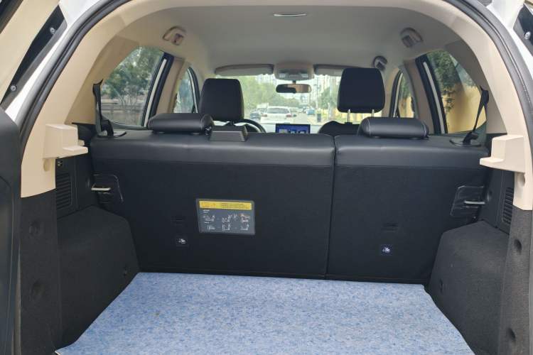 Used BYD Yuan New Energy 2019 EV535 Smart Connect Trendsetting Model Interior 4