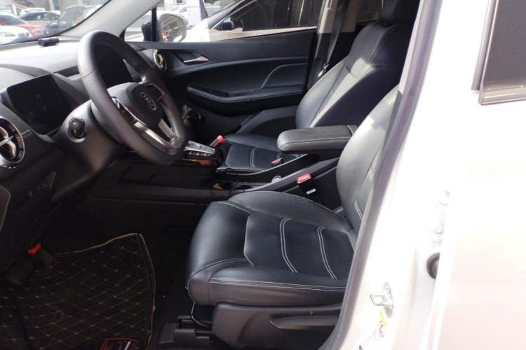 Used BYD Yuan New Energy 2019 EV360 Smart Connect Enjoyment Model Interior 4