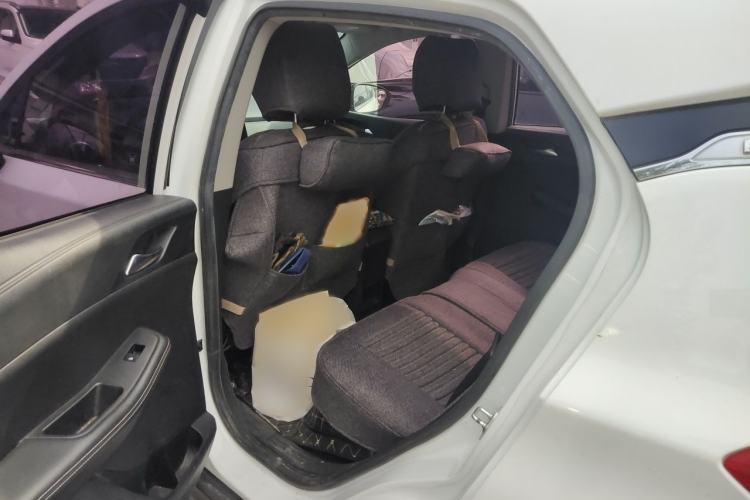 Used BYD Yuan New Energy 2019 EV535 High-Energy Leading Edition Interior 4