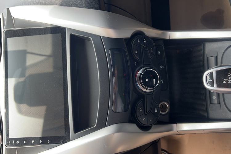 Used BYD Yuan New Energy 2019 EV360 Smart Connect Leading Model Interior 5