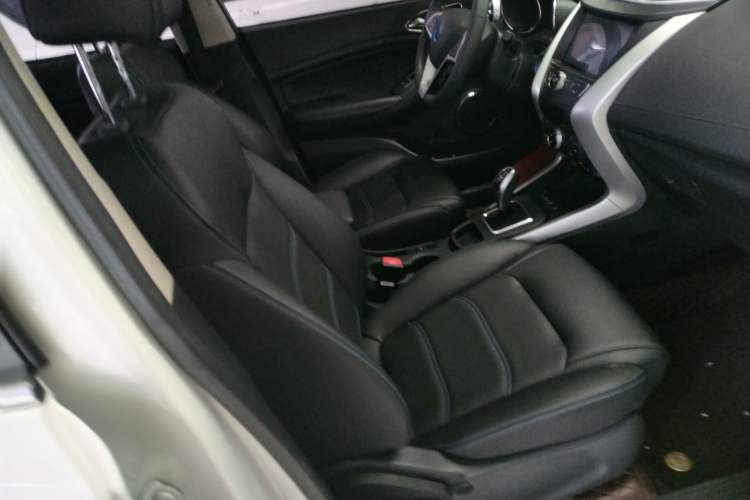 Used BYD Yuan New Energy 2019 EV360 Smart Connect Leading Model Interior 6
